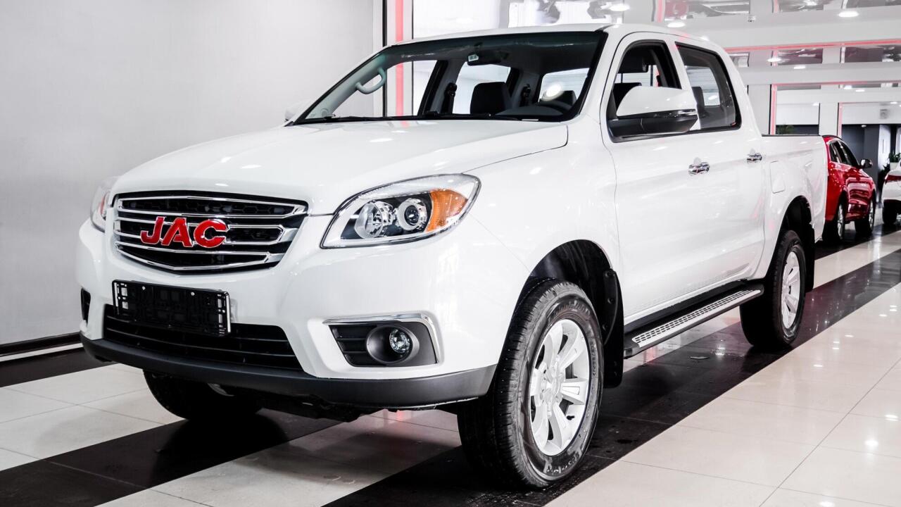 Jac T6